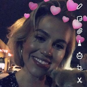 Meet your Posher, Caitlin